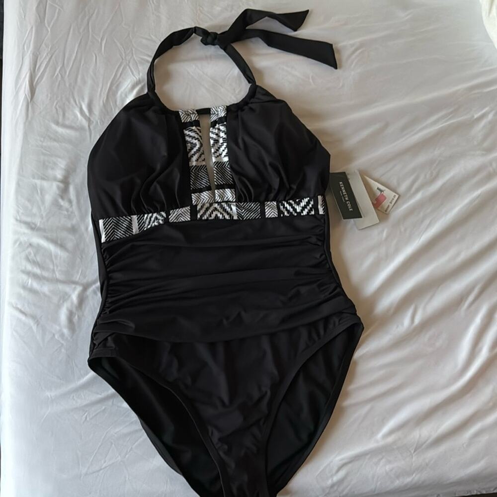 Kenneth Cole New York black and white halter one piece bikini size XL